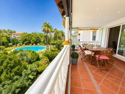 Apartament na środkowym piętrze Marbella