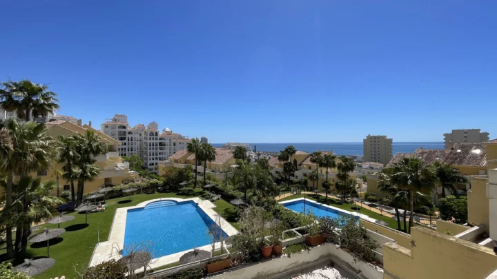 Apartament na środkowym piętrze Estepona