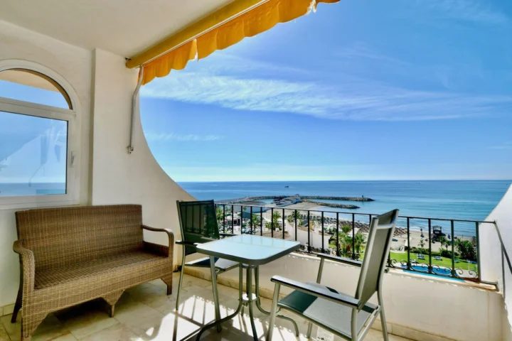 Apartament na środkowym piętrze Puerto de Cabopino