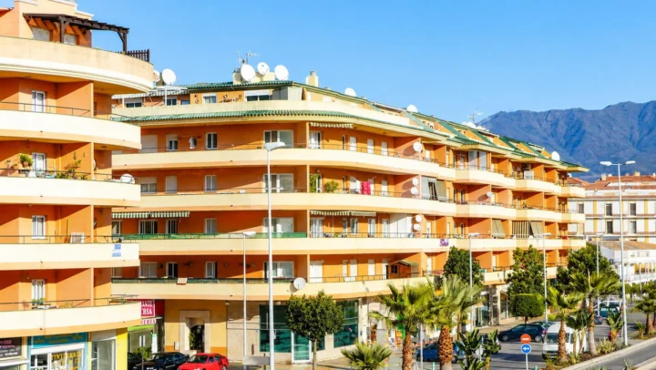 Apartament na środkowym piętrze San Luis de Sabinillas
