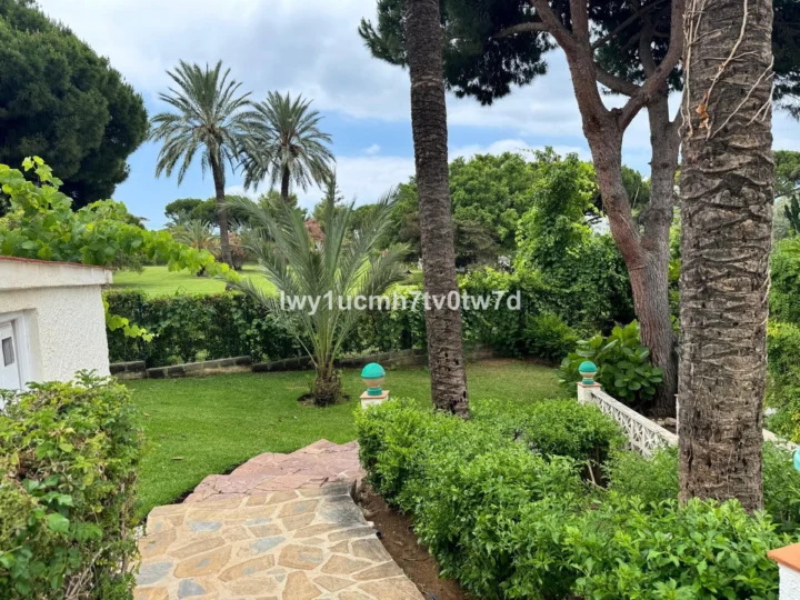 Studio na środkowym piętrze Marbella