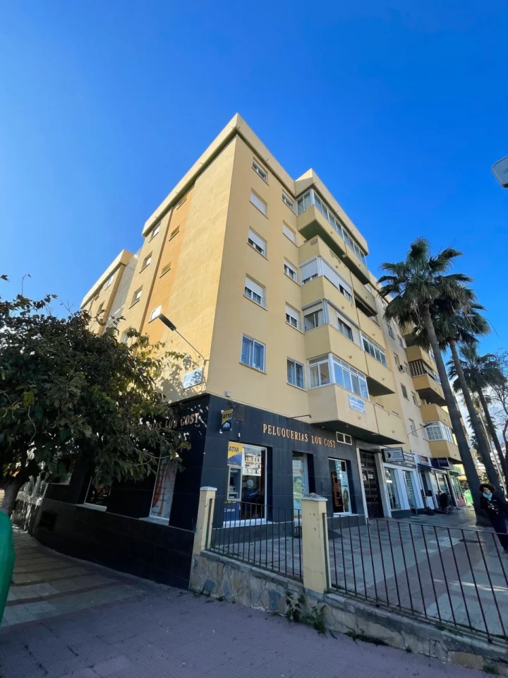 Apartament na środkowym piętrze Estepona