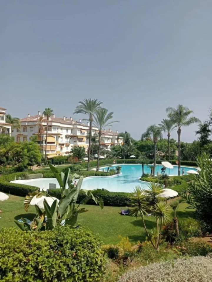 Apartament na środkowym piętrze Marbella