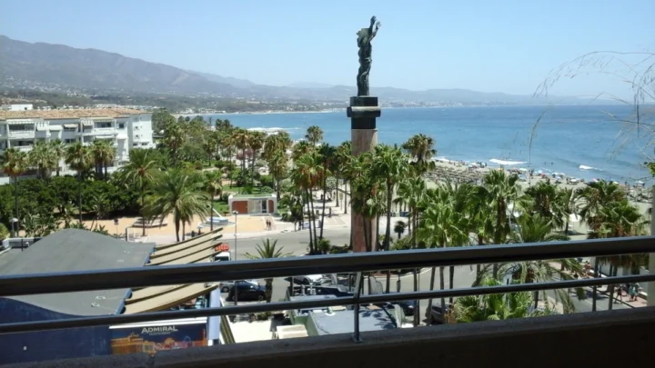 Apartament na środkowym piętrze Puerto Banús