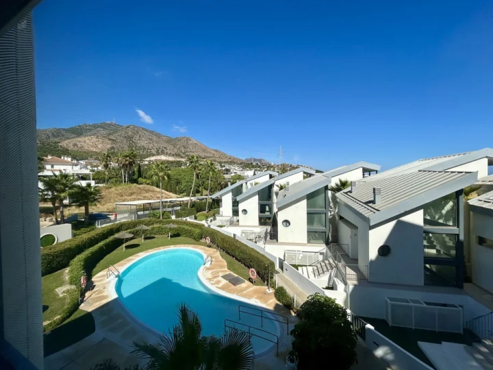 Apartament na środkowym piętrze Fuengirola