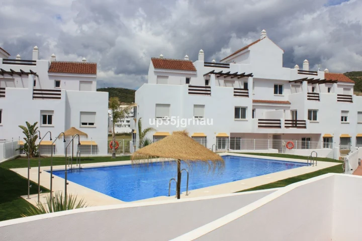 Apartament na środkowym piętrze Valle Romano