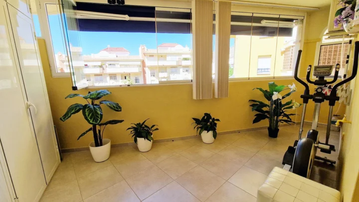 Apartament na środkowym piętrze Benalmadena