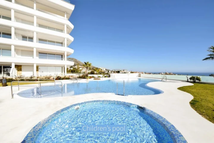 Apartament na środkowym piętrze Fuengirola