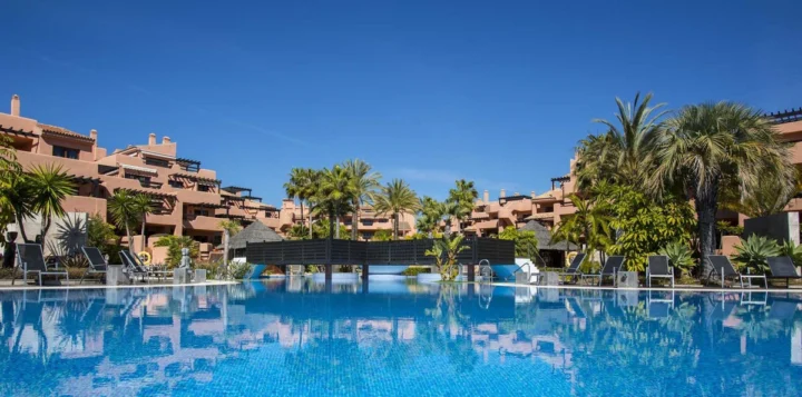 Apartament na środkowym piętrze Estepona