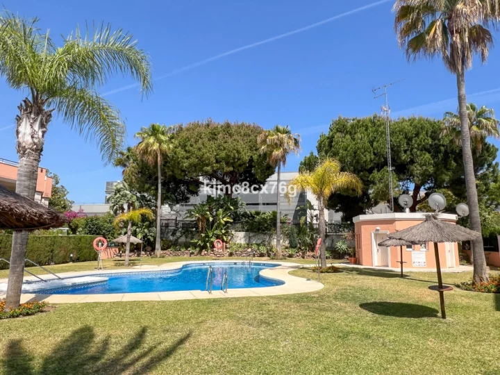 Apartament na środkowym piętrze Marbella