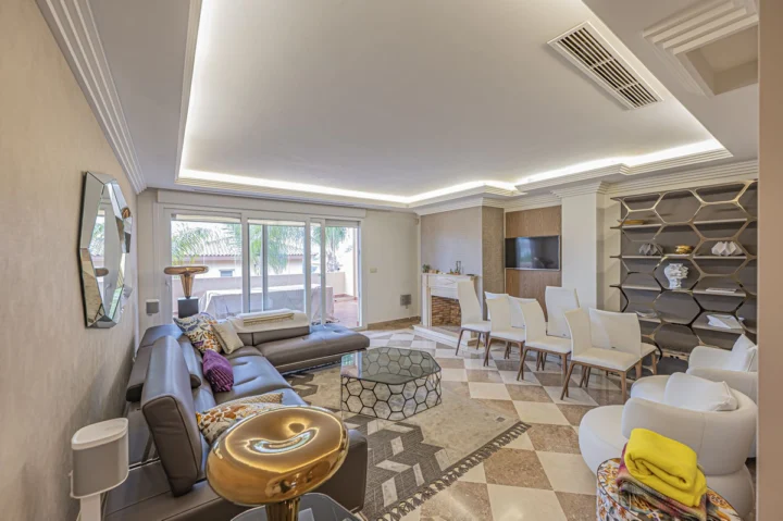 Apartament na środkowym piętrze Nueva Andalucía