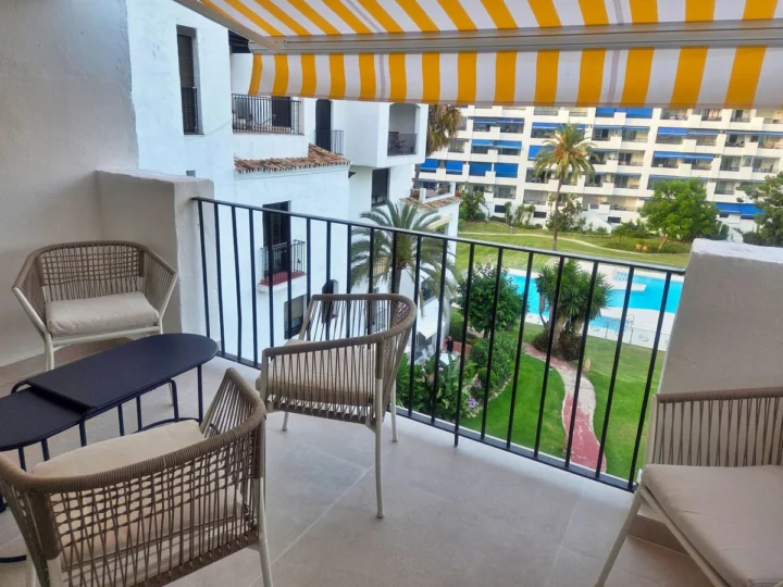Apartament na środkowym piętrze Puerto Banús