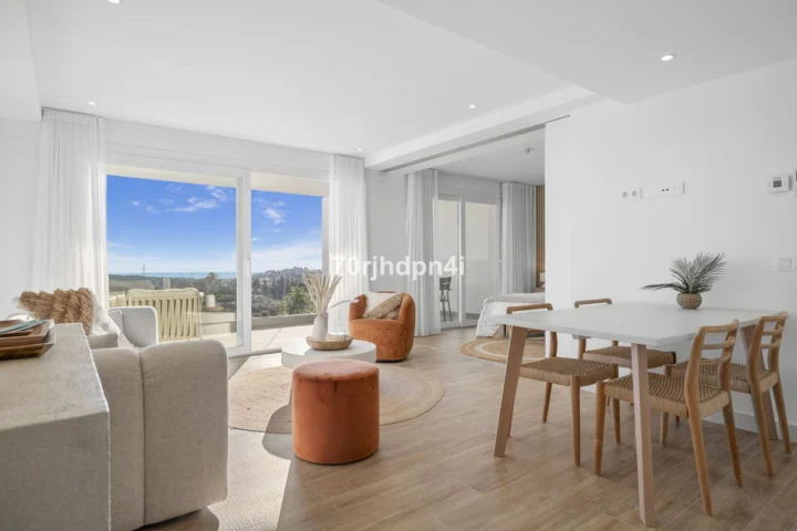 Apartament na środkowym piętrze Casares