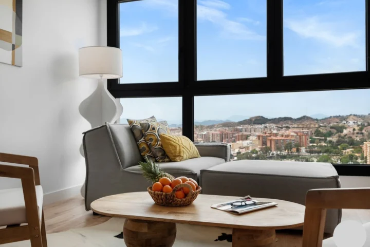 Apartament na środkowym piętrze Málaga