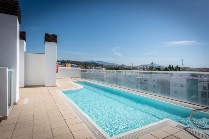 Apartament na środkowym piętrze Estepona