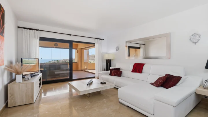 Apartament na środkowym piętrze San Luis de Sabinillas