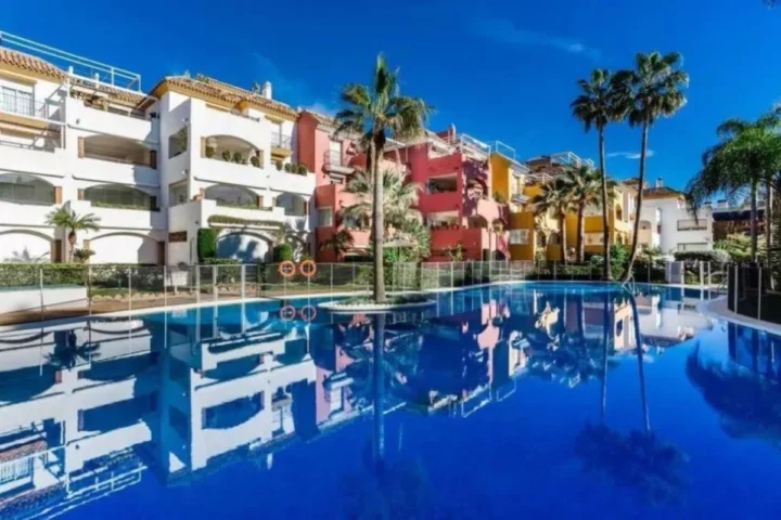 Apartament na środkowym piętrze Marbella