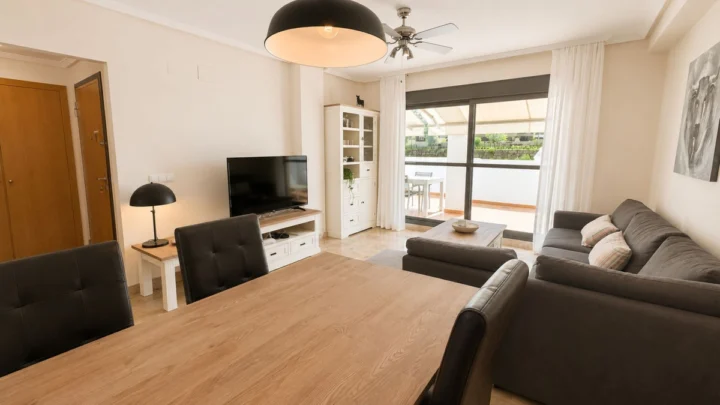 Apartament na środkowym piętrze Estepona