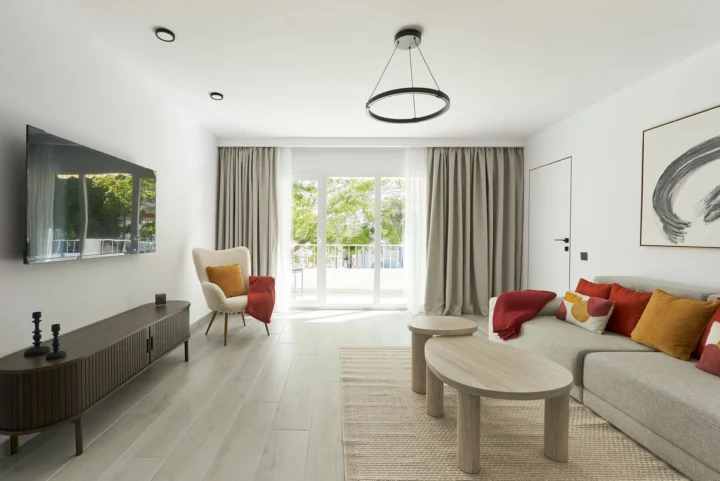 Apartament na środkowym piętrze Nueva Andalucía