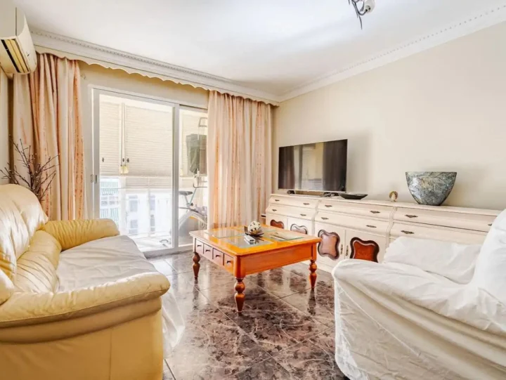 Apartament na środkowym piętrze Estepona