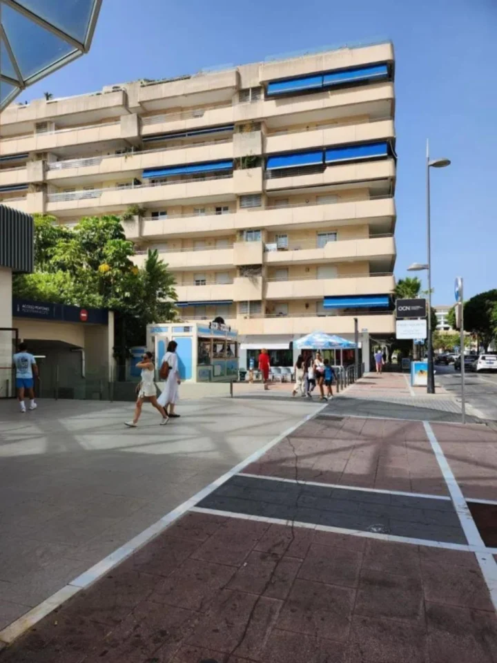 Apartament na środkowym piętrze Puerto Banús
