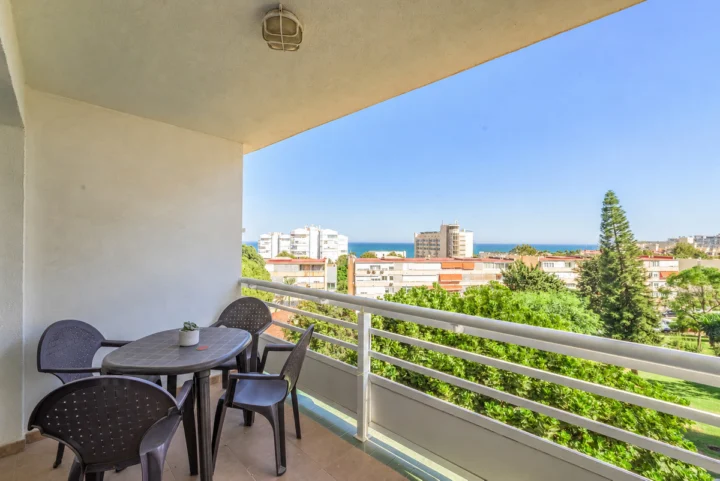 Apartament na środkowym piętrze La Carihuela