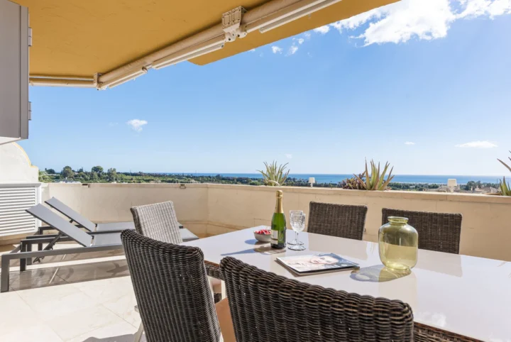 Apartament na środkowym piętrze Estepona