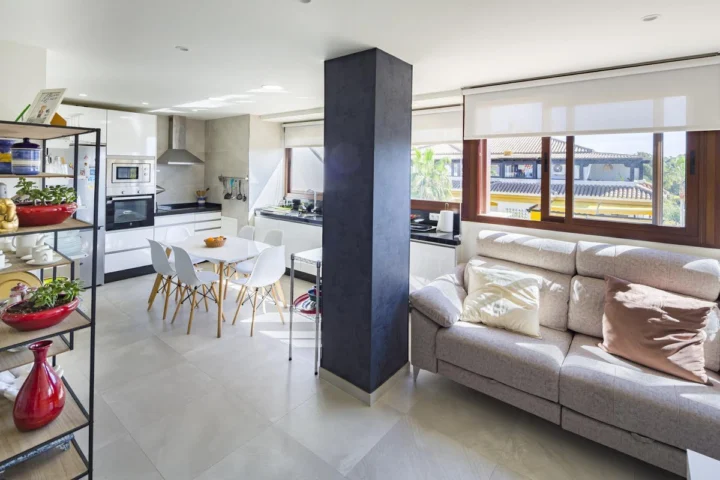 Apartament na środkowym piętrze Nueva Andalucía