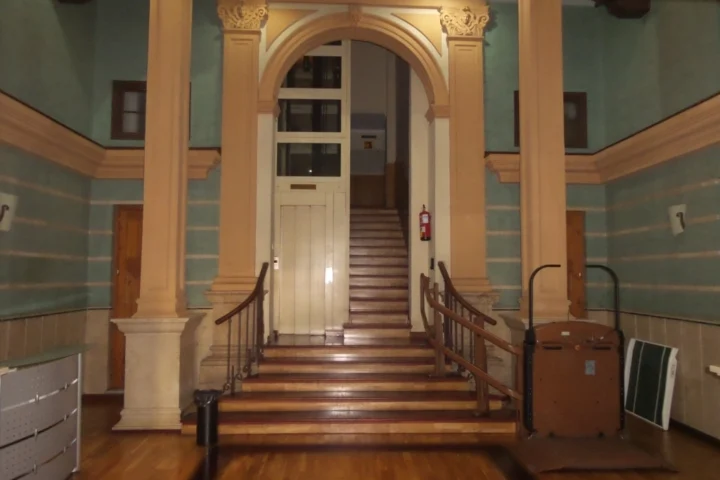Apartament na środkowym piętrze Málaga