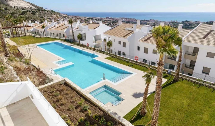Apartament na środkowym piętrze Benalmadena Pueblo