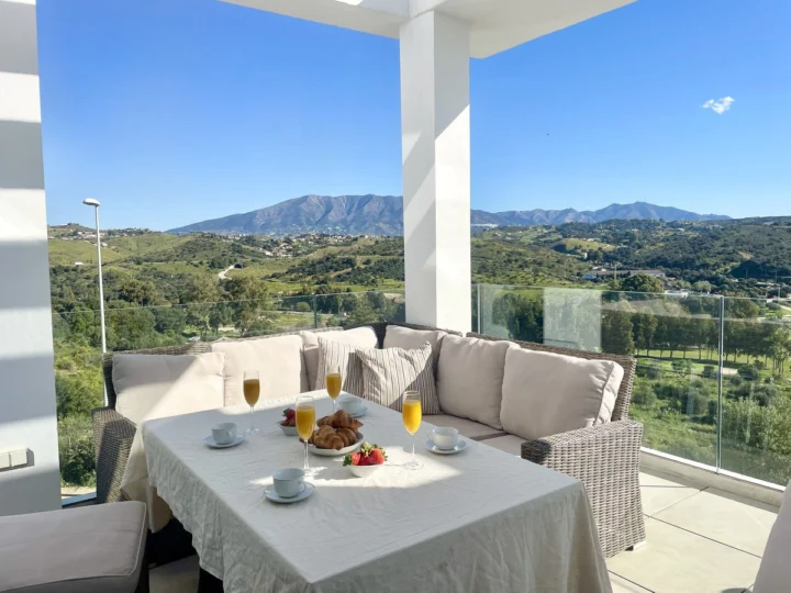 Apartament na środkowym piętrze La Cala