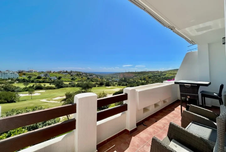 Apartament na środkowym piętrze Estepona