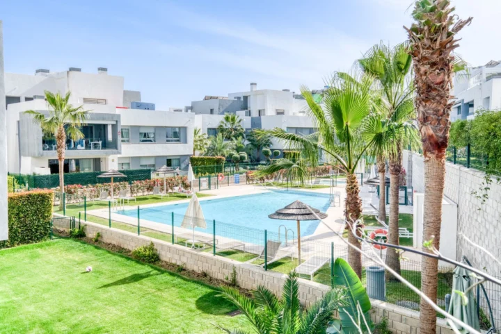 Apartament na środkowym piętrze Estepona