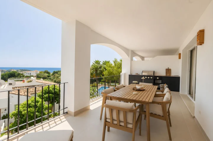 Apartament na środkowym piętrze La Quinta