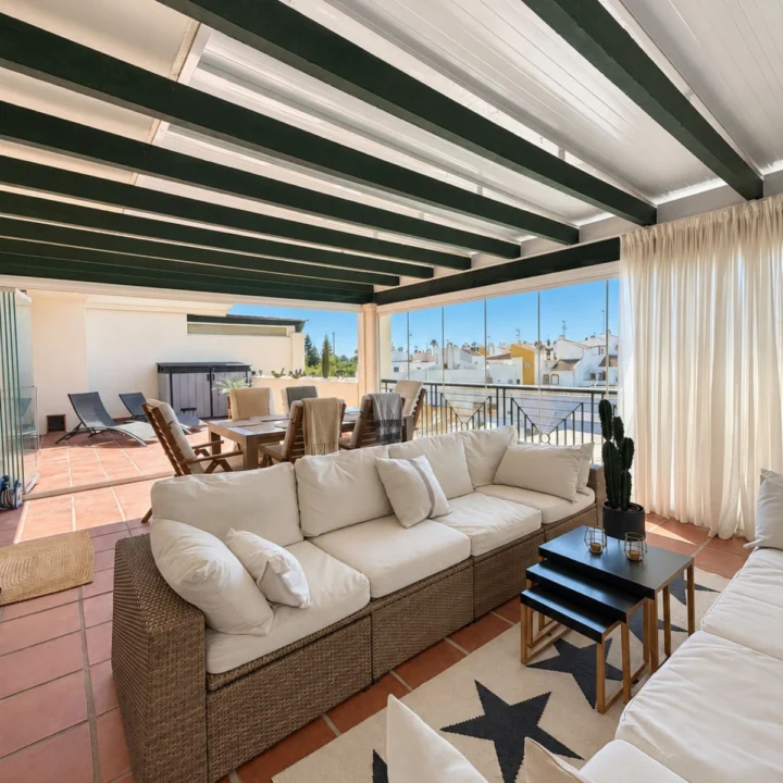 Apartament na ostatnim piętrze Nueva Andalucía