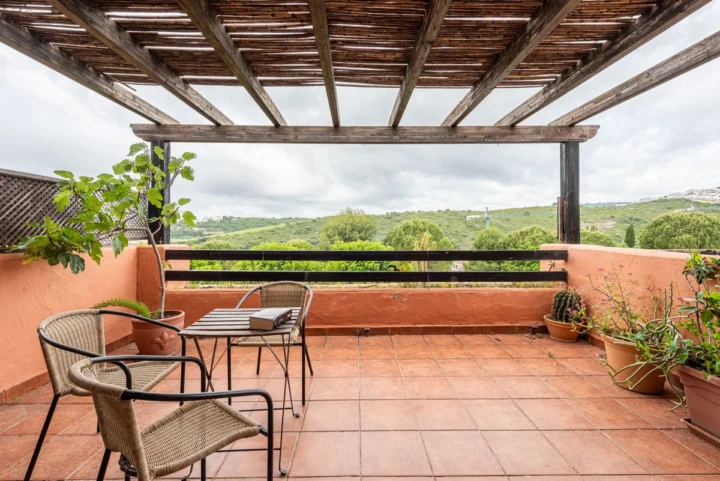 Apartament na środkowym piętrze Casares