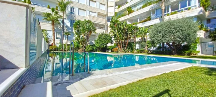 Apartament na środkowym piętrze Marbella