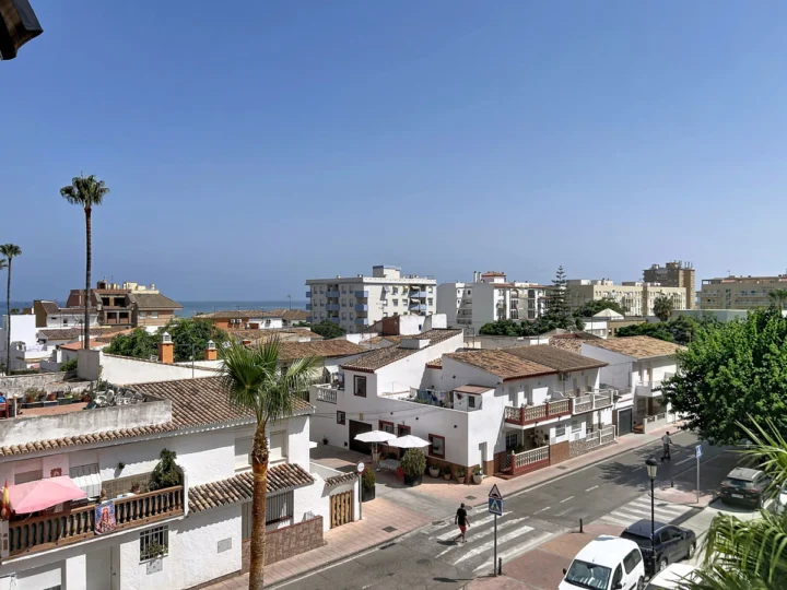 Apartament na środkowym piętrze San Luis de Sabinillas