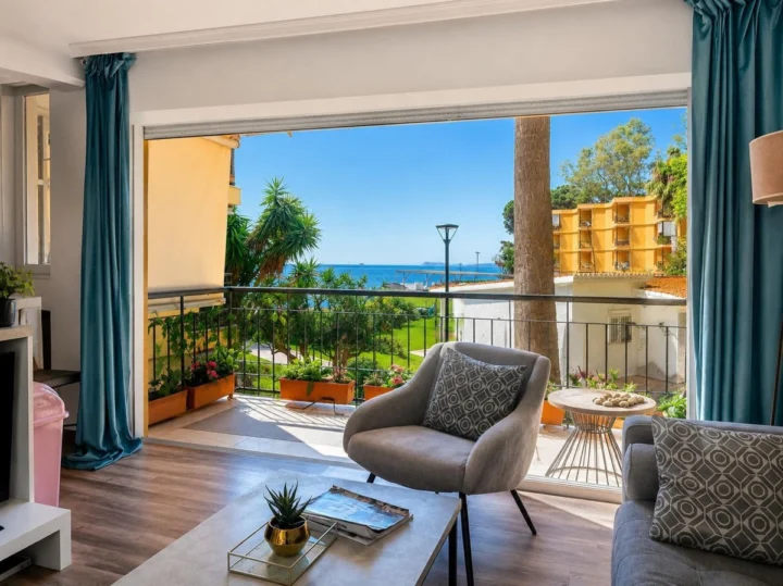 Apartament na środkowym piętrze Estepona