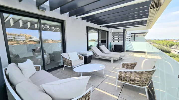 Apartament na środkowym piętrze La Cala de Mijas