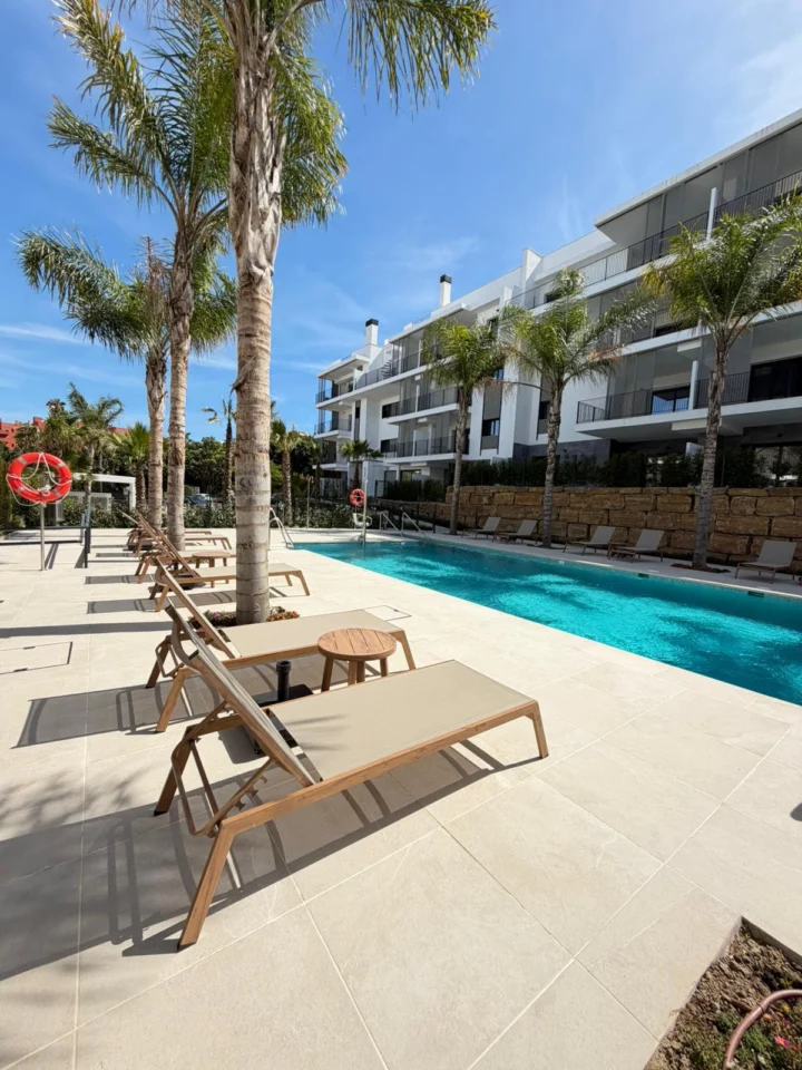 Apartament na środkowym piętrze Estepona