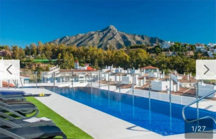Apartament na środkowym piętrze Nueva Andalucía