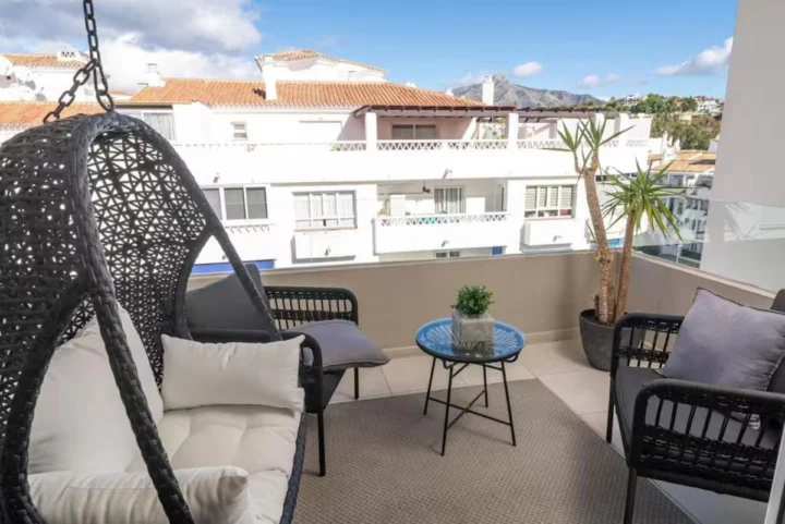 Apartament na środkowym piętrze Nueva Andalucía