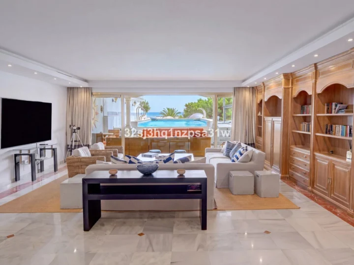 Apartament na środkowym piętrze Puerto Banús
