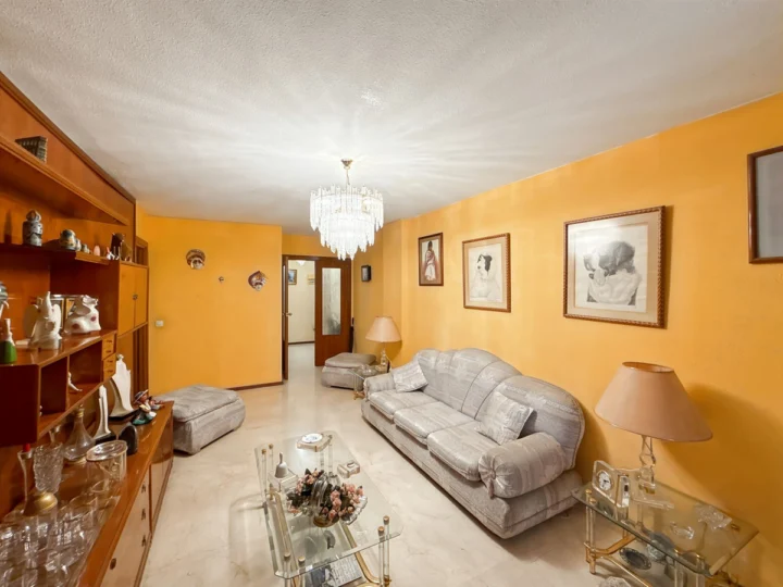 Apartament na środkowym piętrze Perchel Sur