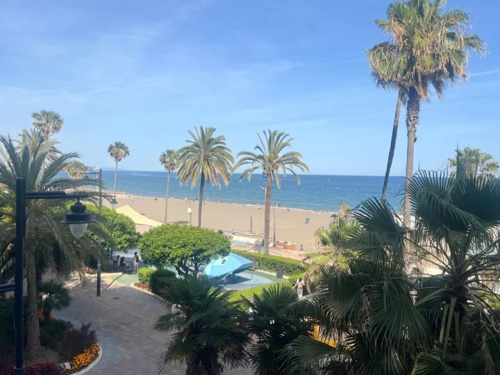 Apartament na środkowym piętrze Estepona