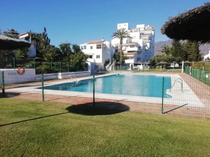 Apartament na środkowym piętrze Estepona