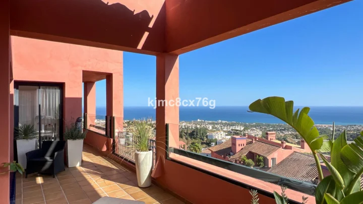 Apartament na środkowym piętrze Calahonda