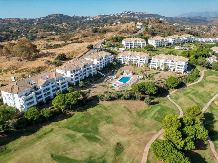 Apartament na środkowym piętrze La Cala Golf