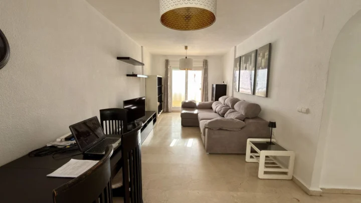 Apartament na środkowym piętrze Torrequebrada
